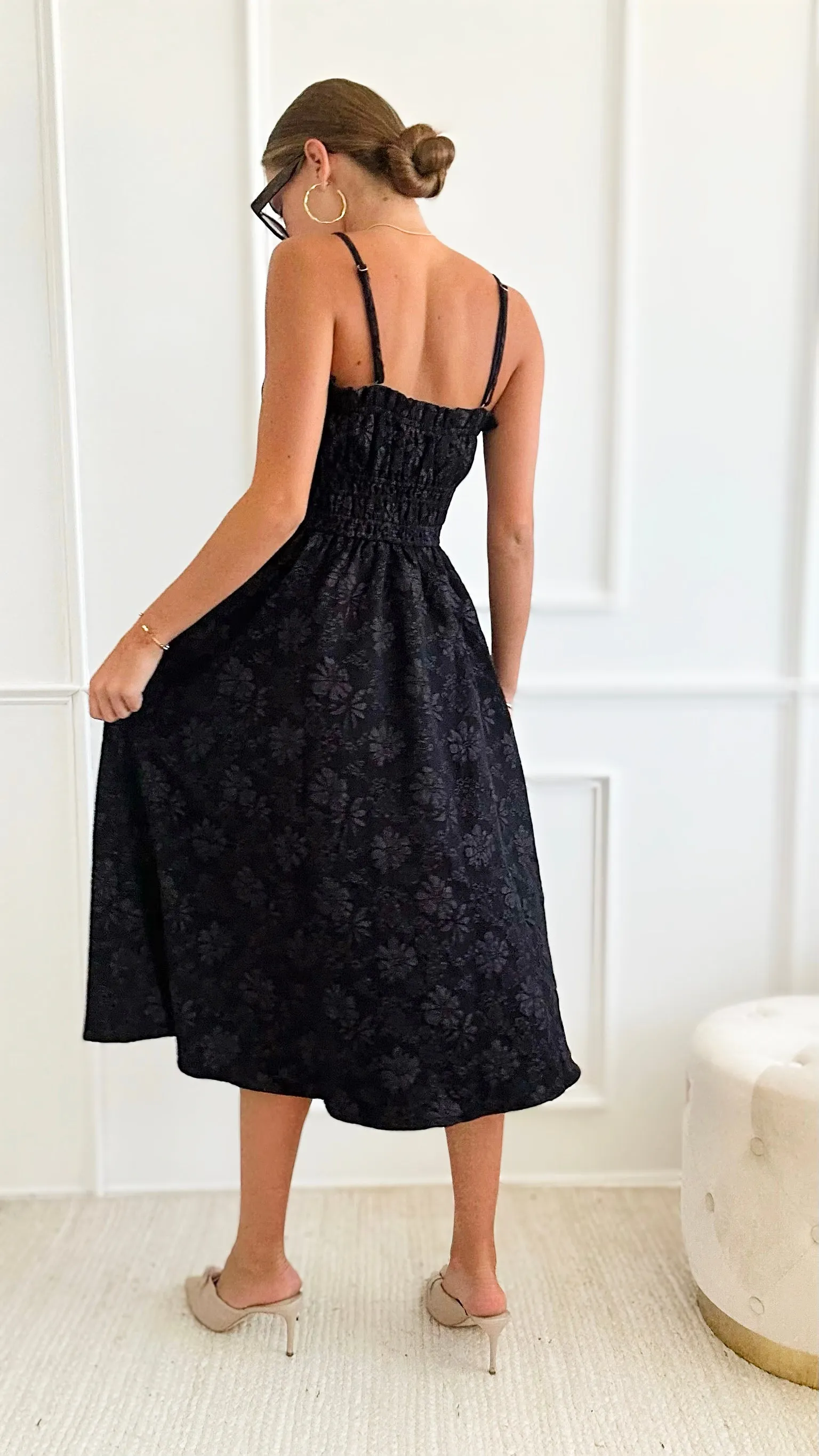 Floral Sleeveless Midi Dress - Black