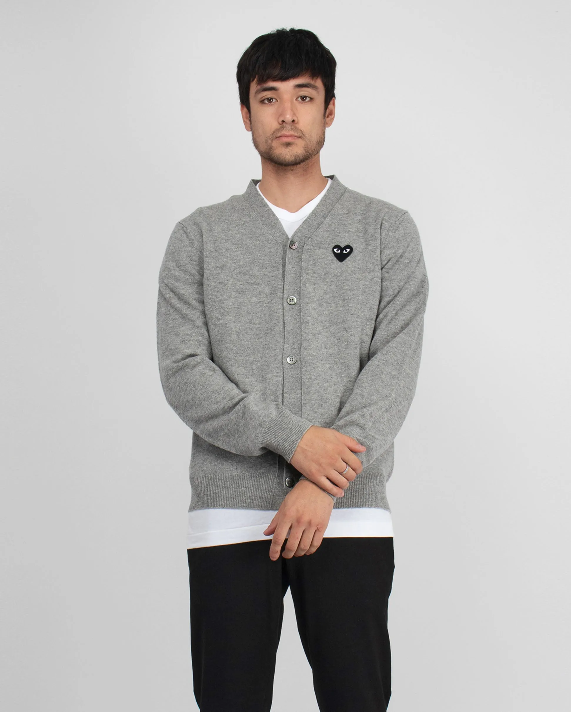 N024 BLACK HEART CARDIGAN / LIGHT GREY