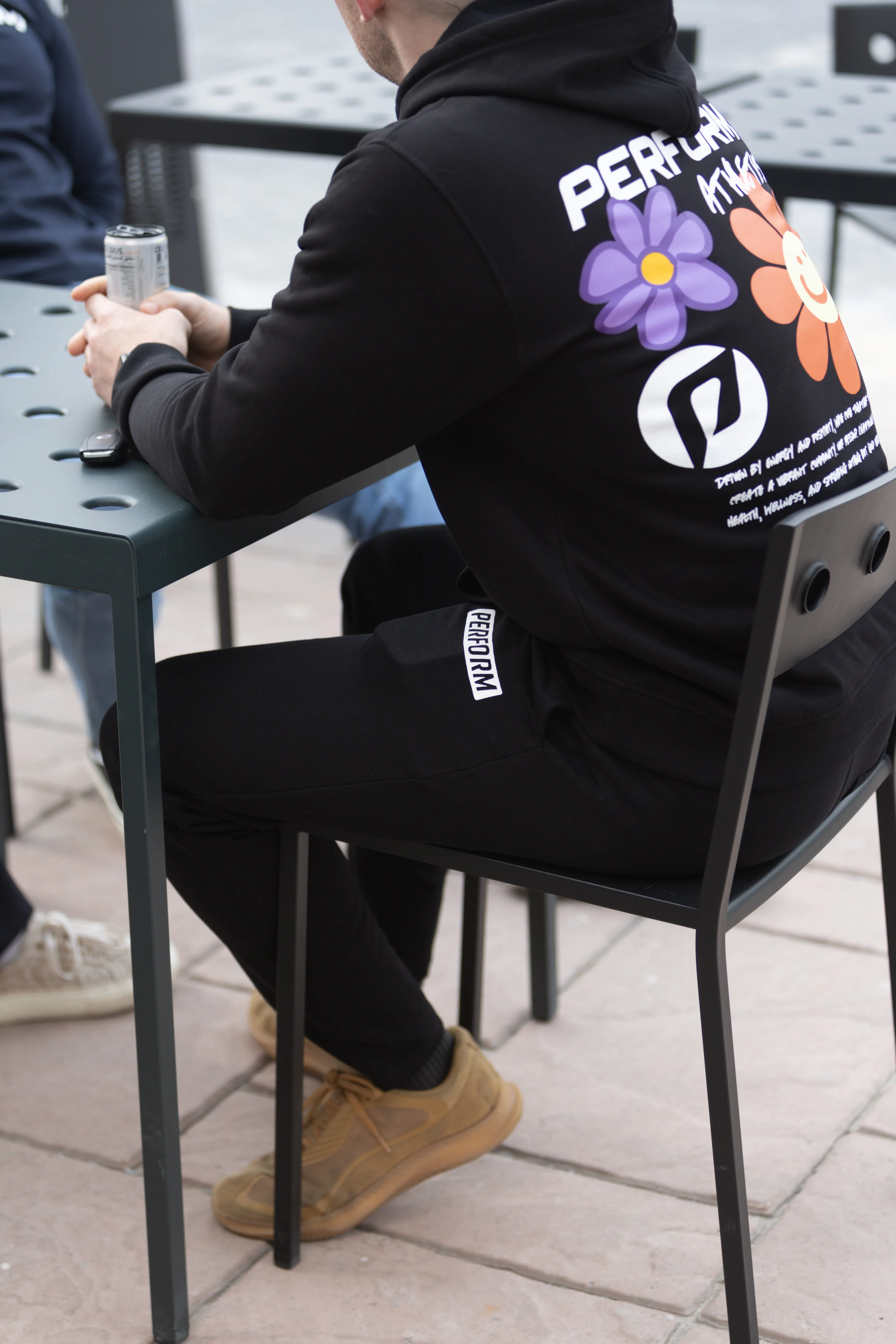 SIGNATURE JOGGERS